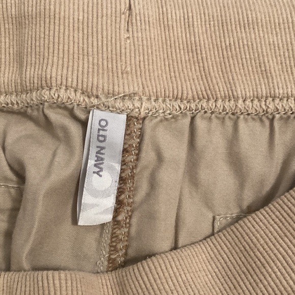 Old Navy Khaki Shorts - Picture 6 of 7